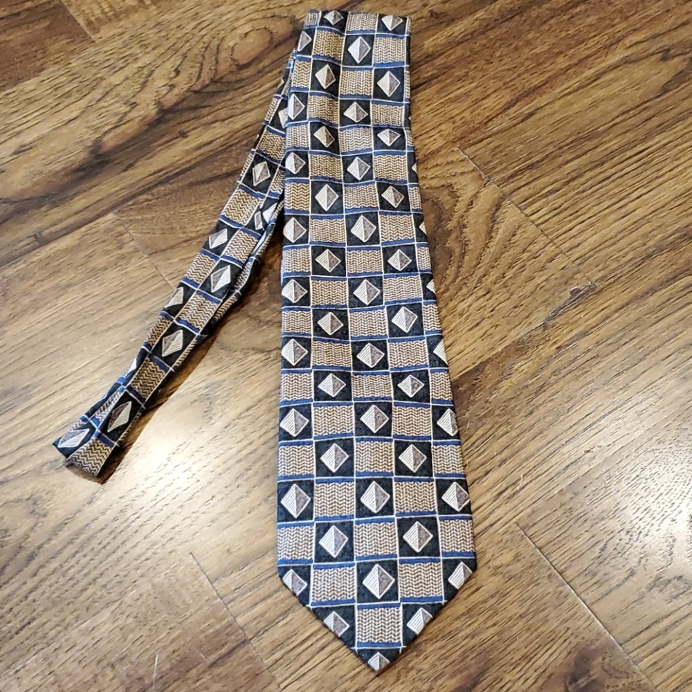 Mens Meeting Street diamond pattern tie